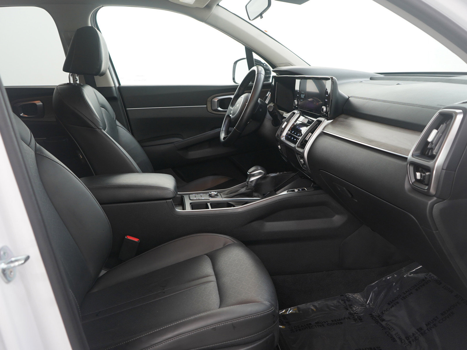 Used 2023 Kia Sorento S image 12