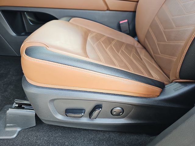 Used 2025 Nissan Pathfinder Platinum FWD image 18