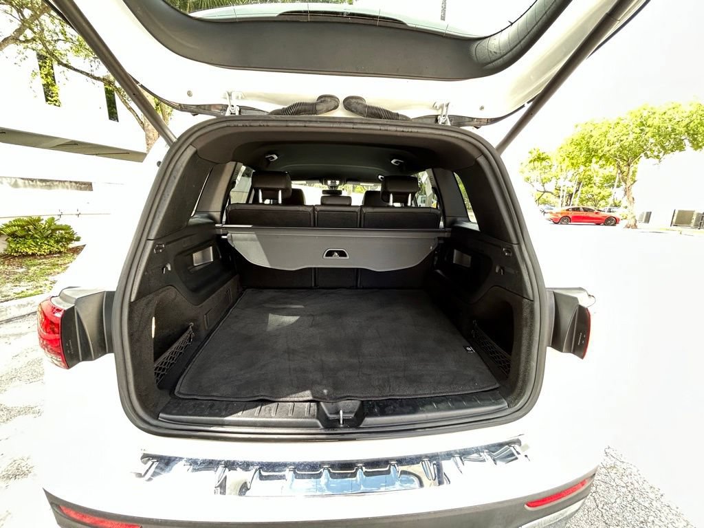 Used 2022 Mercedes-Benz GLB 250 w/ Premium Package Lite image 37