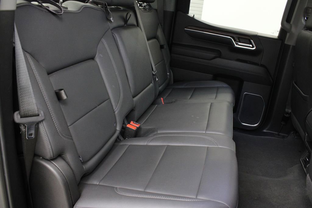 Used 2025 GMC Sierra 1500 SLT AWD/4WD image 21