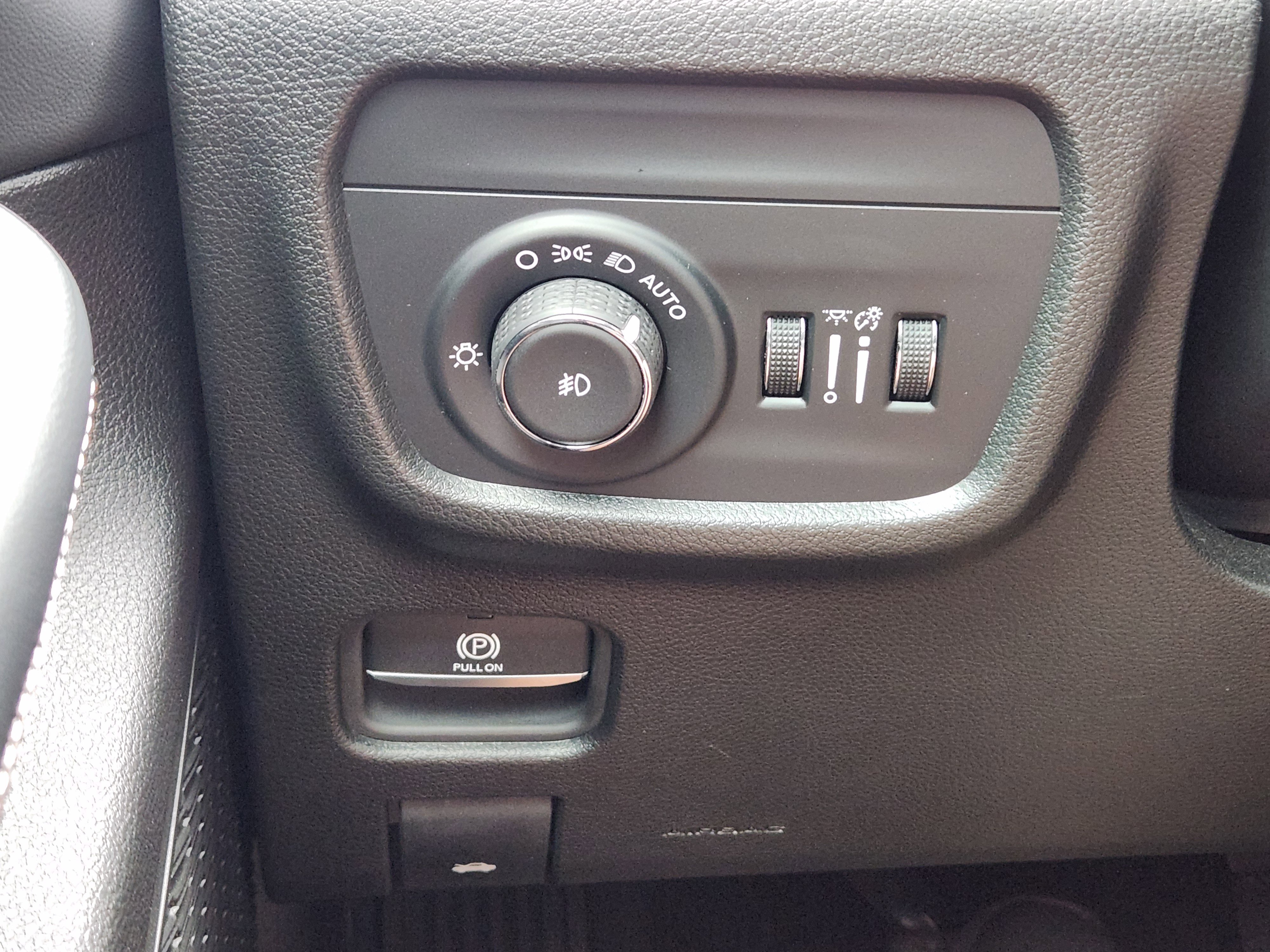 Used 2024 Jeep Grand Cherokee L Limited image 22