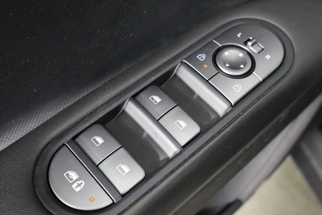 Used 2025 Hyundai Ioniq 5 SE RWD image 19