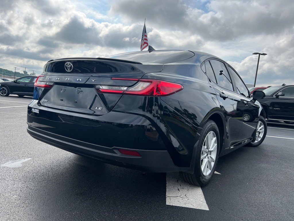 Used 2025 Toyota Camry LE image 24
