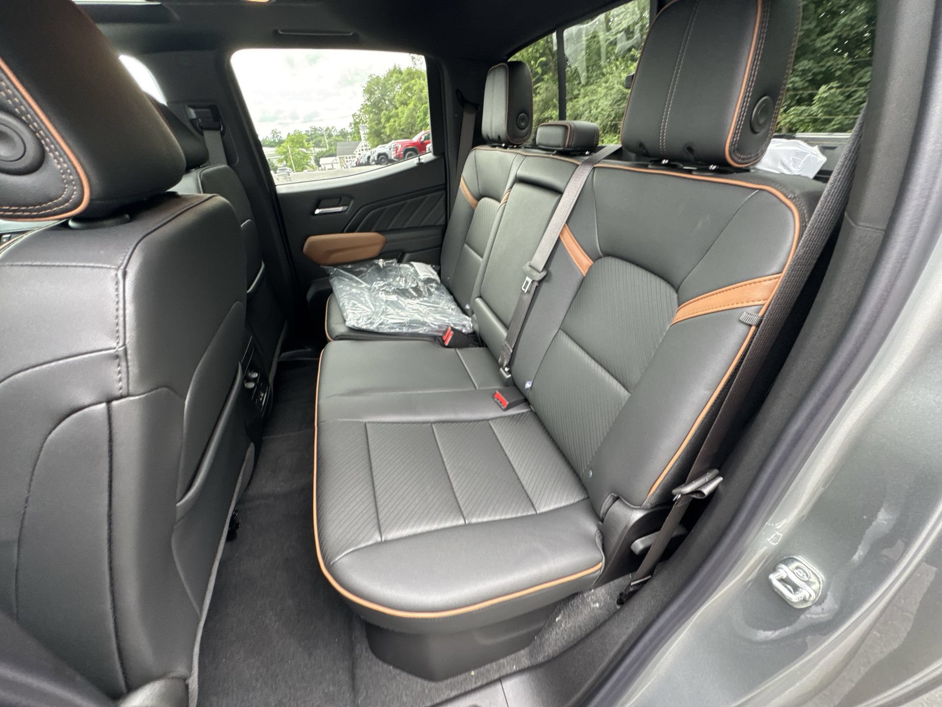 New 2026 GMC Canyon AT4 w/ Technology Plus Package AWD/4WD image 25