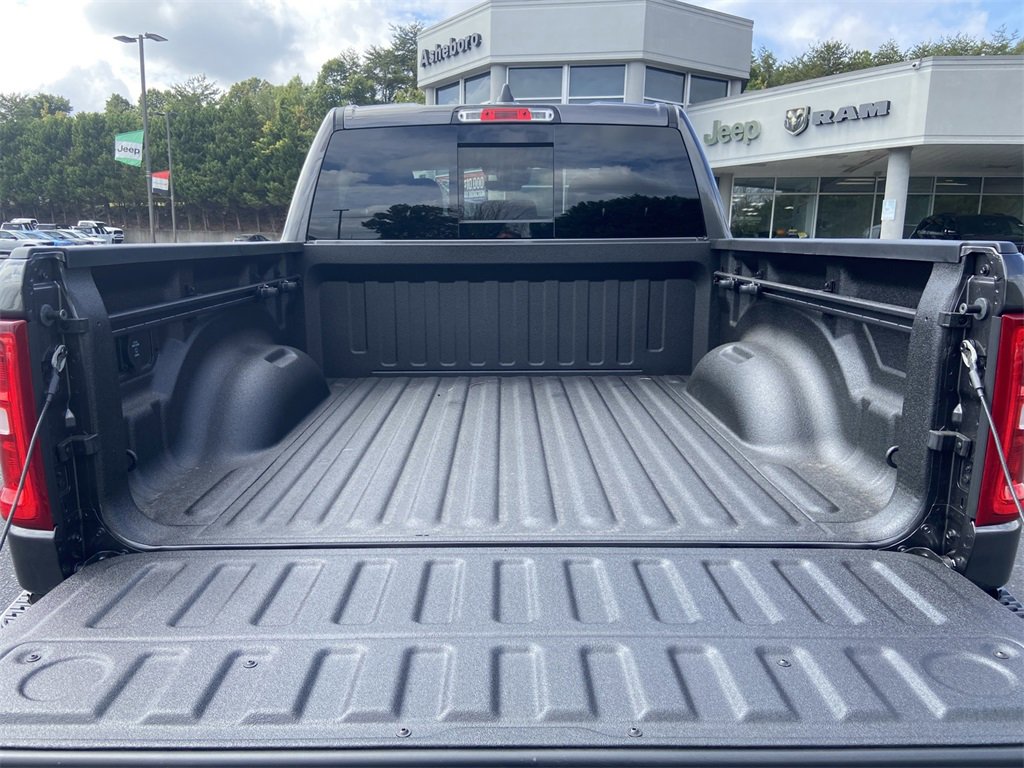 New 2026 RAM 1500 4x4 Crew Cab image 9
