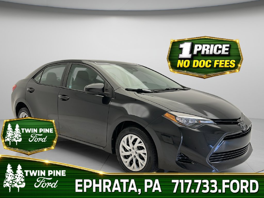 Used 2017 Toyota Corolla LE FWD image 1