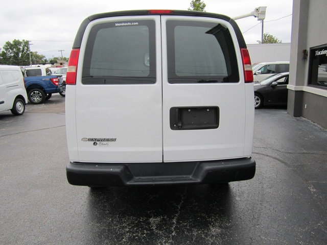 Used 2018 Chevrolet Express 2500 RWD image 22