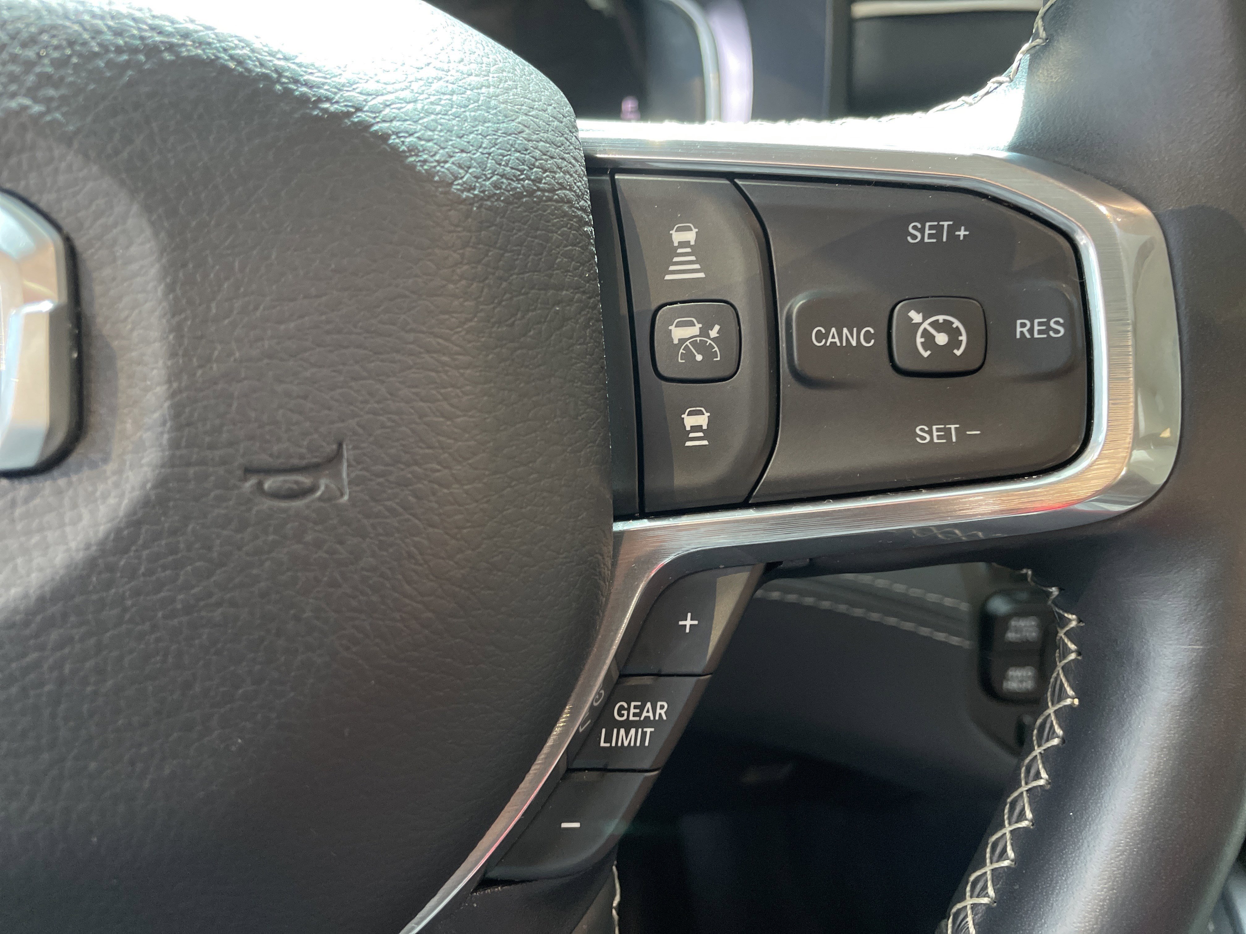Used 2024 RAM 1500 Limited AWD/4WD image 18