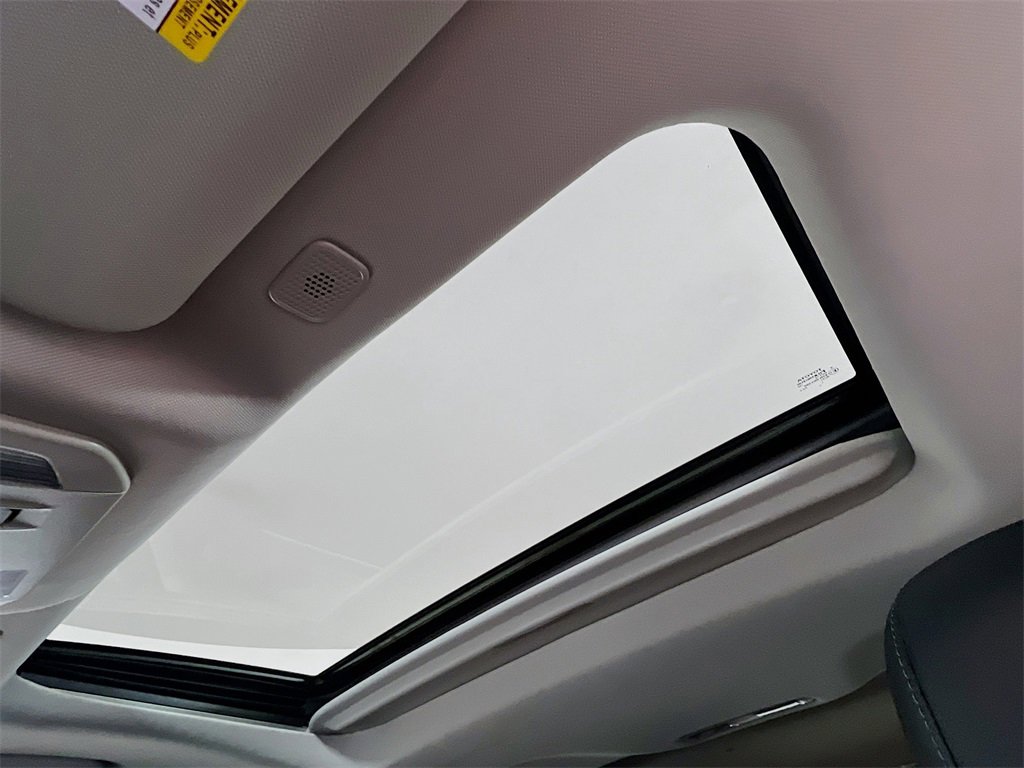 New 2025 Toyota Highlander Limited image 19