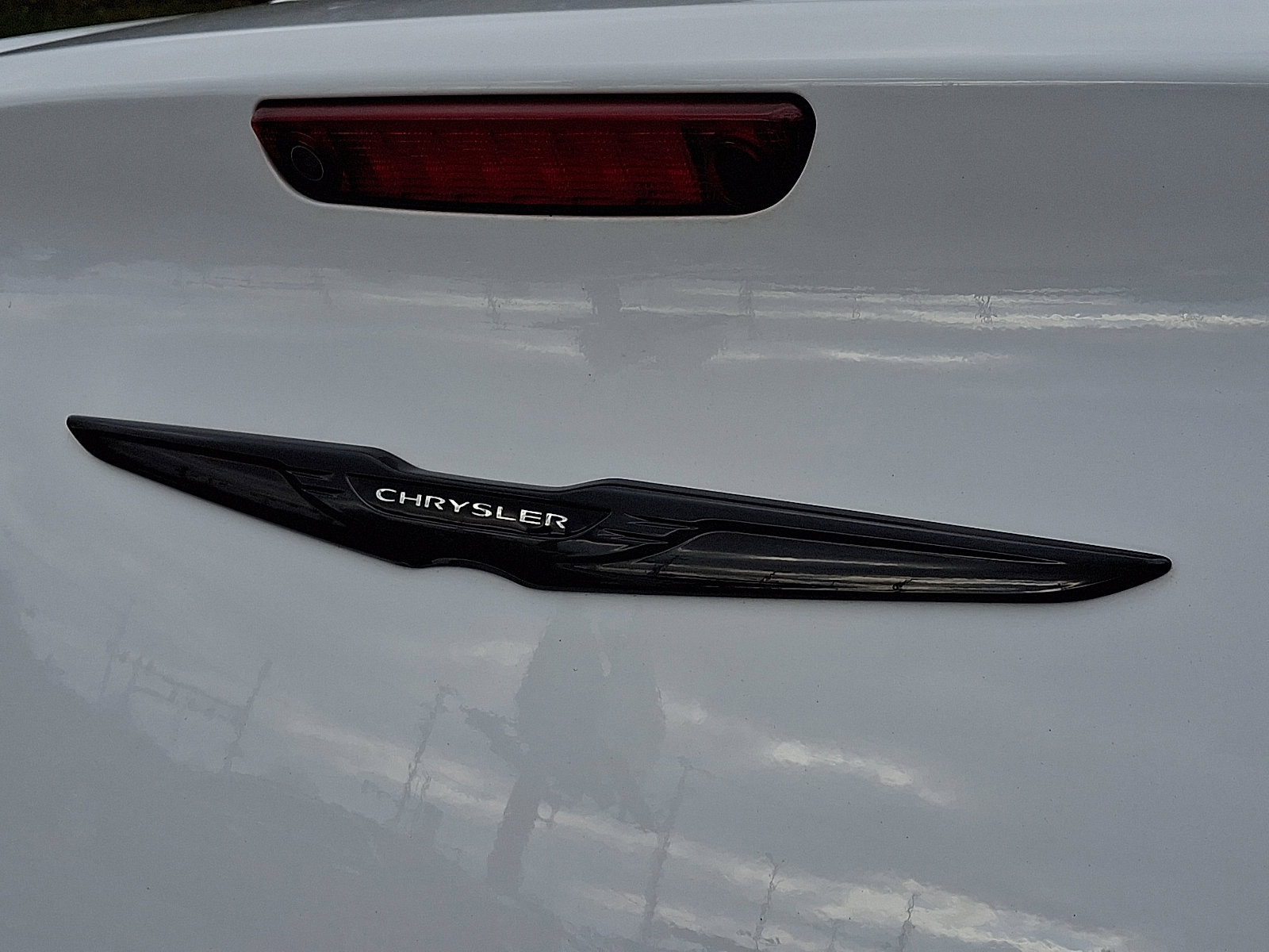 Used 2023 Chrysler 300 Touring w/ Sport Appearance Package image 32