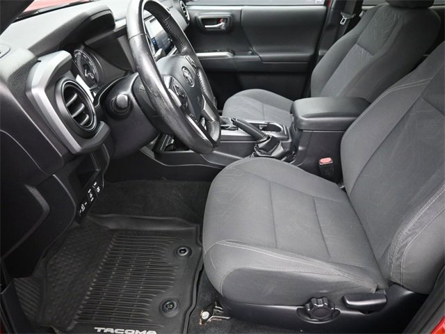 Used 2017 Toyota Tacoma TRD Sport w/ Tow Package (A/T) image 17