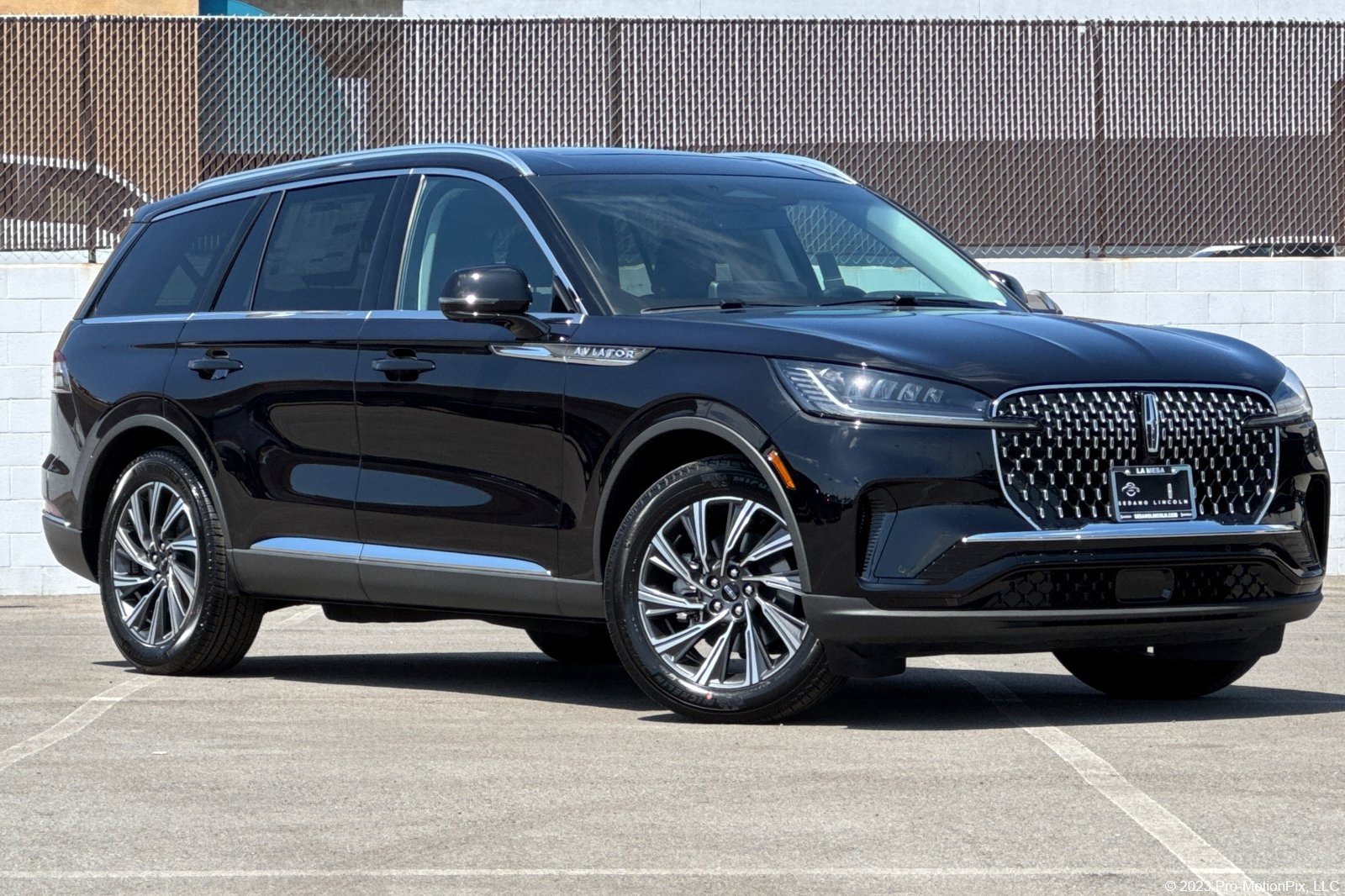New 2025 Lincoln Aviator 2WD w/ Equipment Group 101A image 1