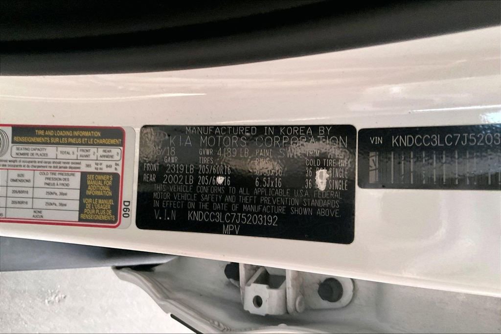 Used 2018 Kia Niro EX FWD image 3