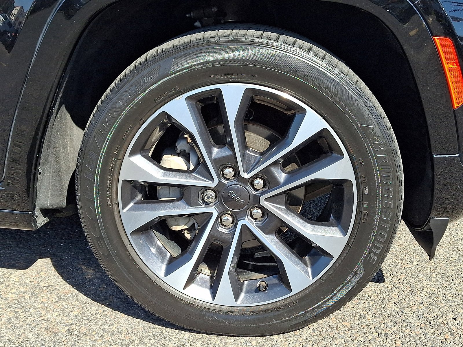 Used 2023 Jeep Grand Cherokee Overland AWD/4WD image 8