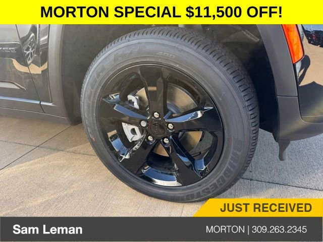 New 2025 Jeep Grand Cherokee L Altitude image 4