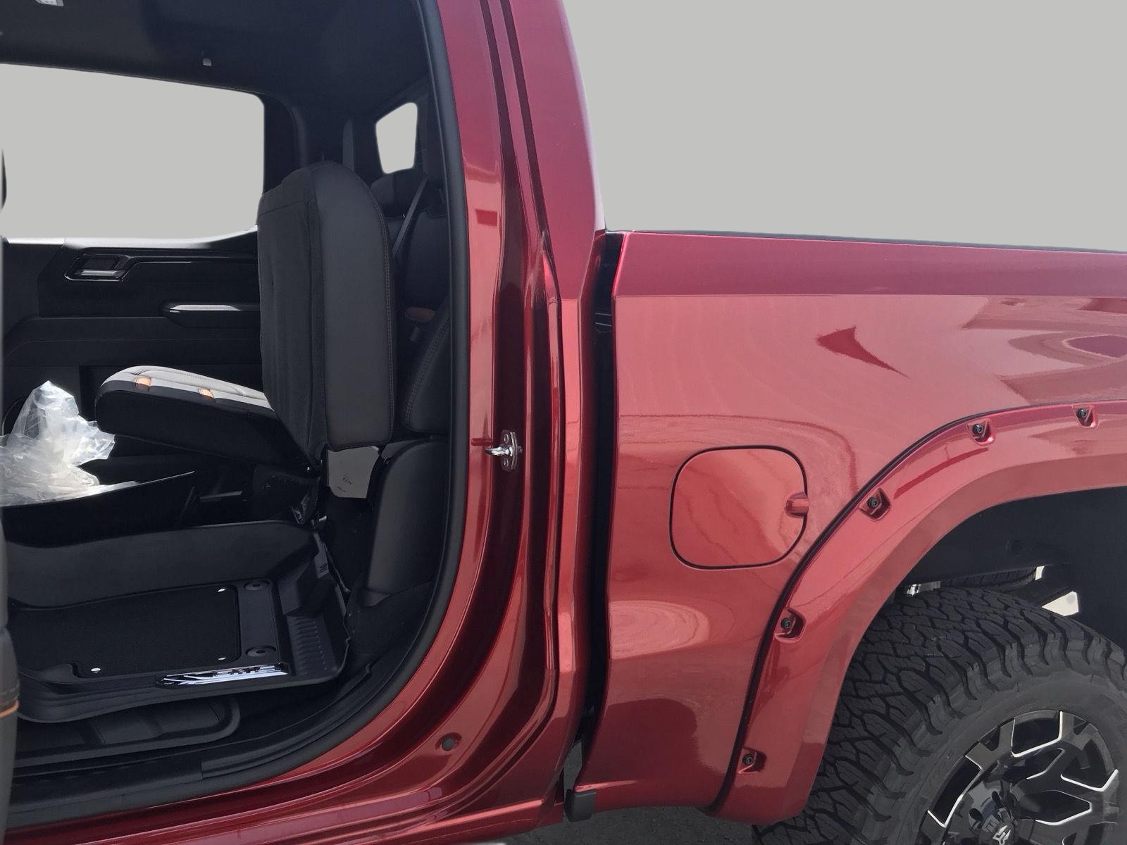 New 2026 GMC Sierra 1500 AT4 w/ AT4 Premium Package AWD/4WD image 13