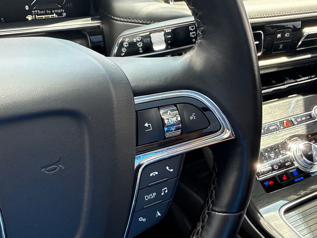 Used 2023 Lincoln Nautilus Reserve w/ Luxury Package image 26