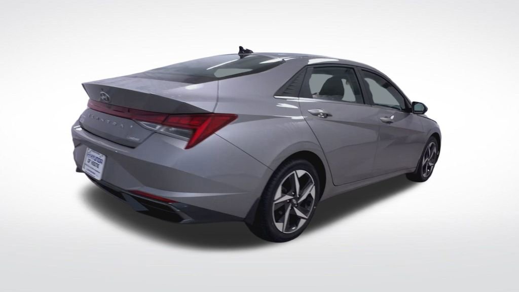Used 2023 Hyundai Elantra Limited image 23