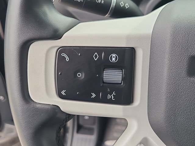 Used 2025 Land Rover Defender 110 S AWD/4WD image 22