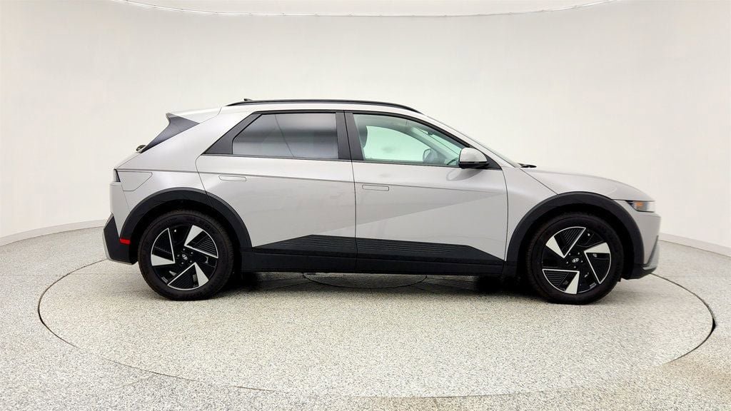 Used 2025 Hyundai Ioniq 5 SEL RWD image 4