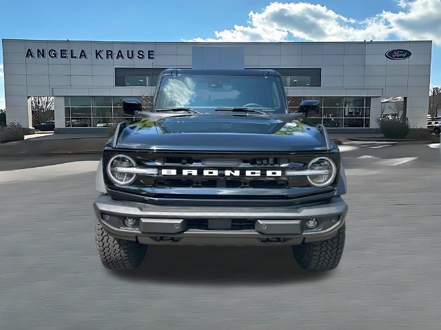 New 2026 Ford Bronco Outer Banks w/ Sasquatch Package AWD/4WD image 2