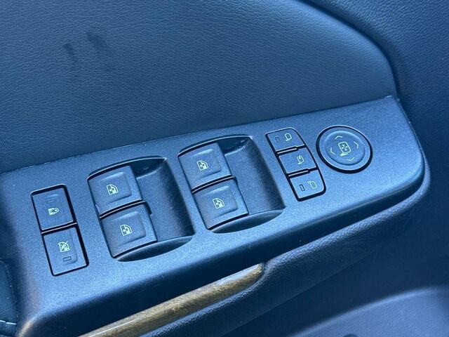Used 2017 GMC Yukon XL Denali w/ Open Road Package AWD/4WD image 14