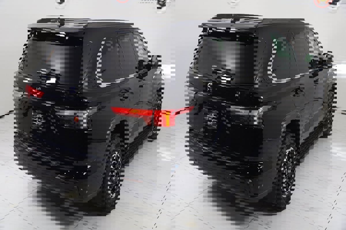 Used 2024 Toyota Sequoia Limited image 61