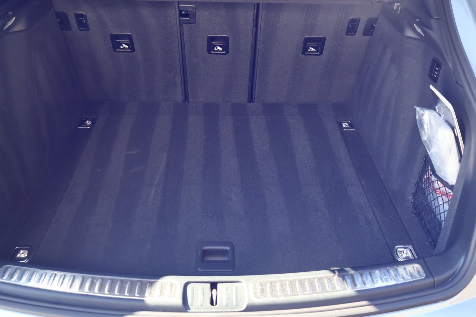 Certified 2025 Porsche Macan image 22