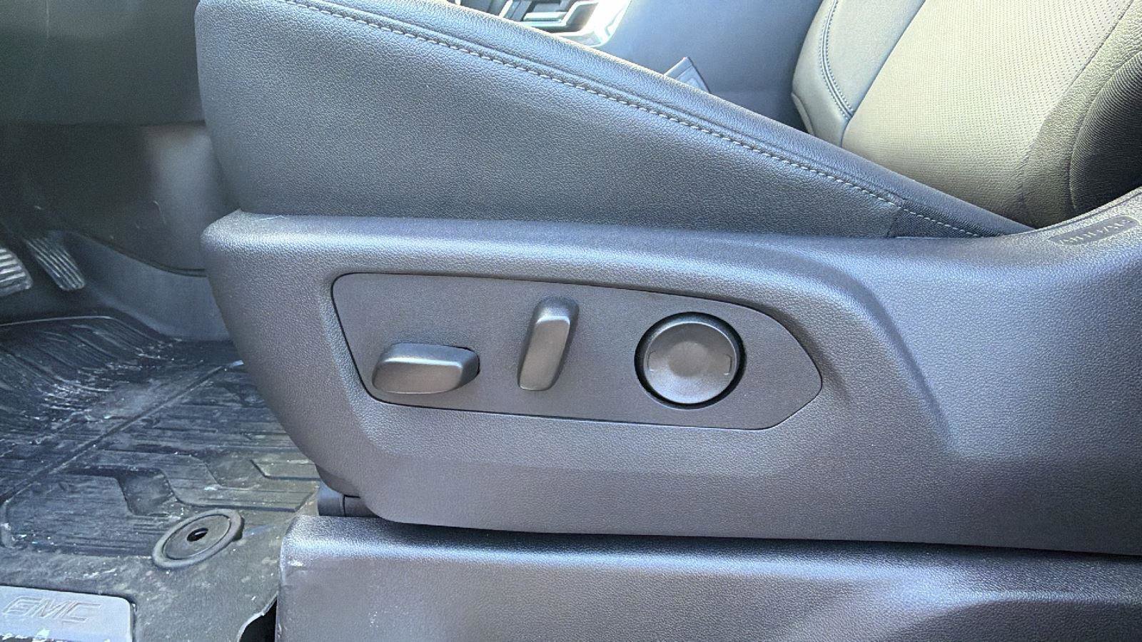 New 2026 GMC Sierra 2500 SLT w/ SLT Convenience Package image 15