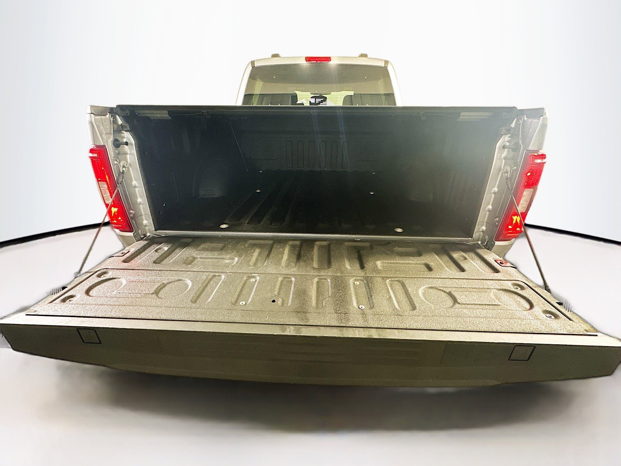 Used 2022 Ford F150 XLT w/ Equipment Group 302A High RWD image 29