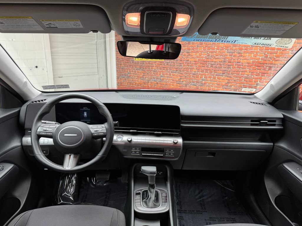 Used 2025 Hyundai Kona SEL AWD/4WD image 11