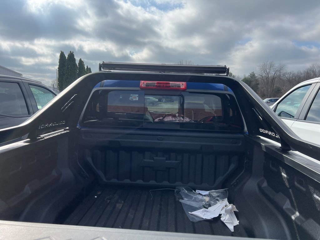 New 2026 Chevrolet Colorado Trail Boss w/ Midnight Edition AWD/4WD image 8
