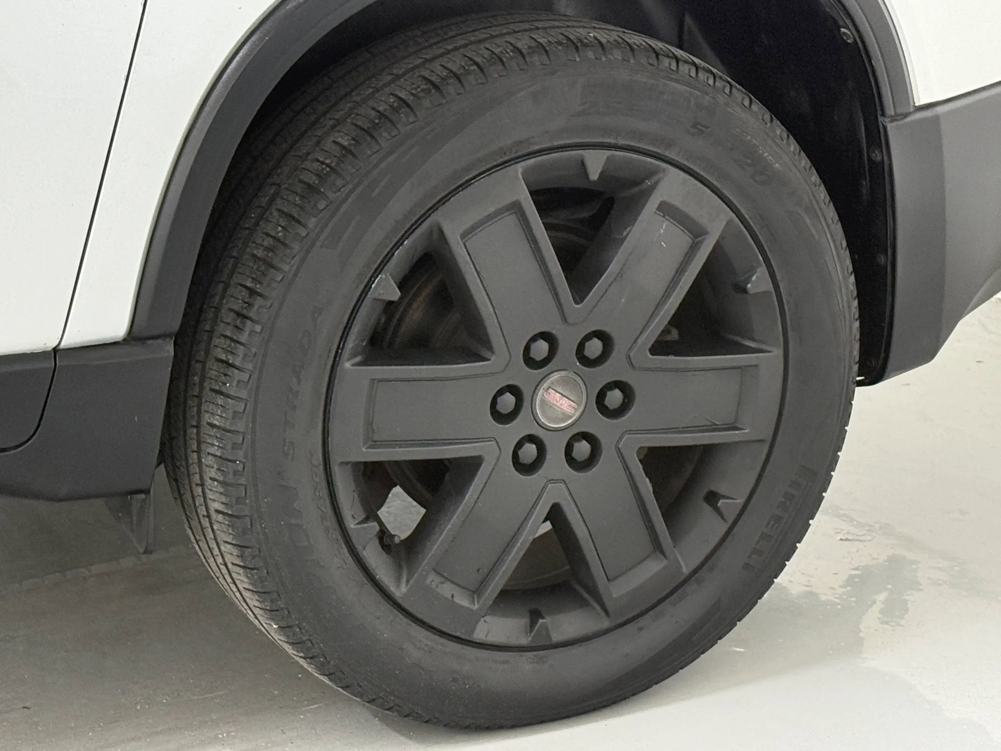 Used 2010 GMC Acadia SLT w/ Technology Package image 19