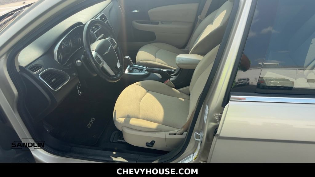 Used 2013 Chrysler 200 Touring FWD image 8