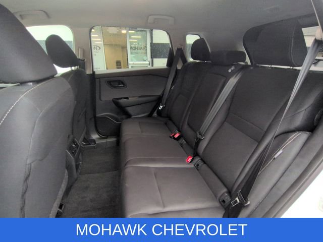 Used 2023 Nissan Rogue S AWD/4WD image 24