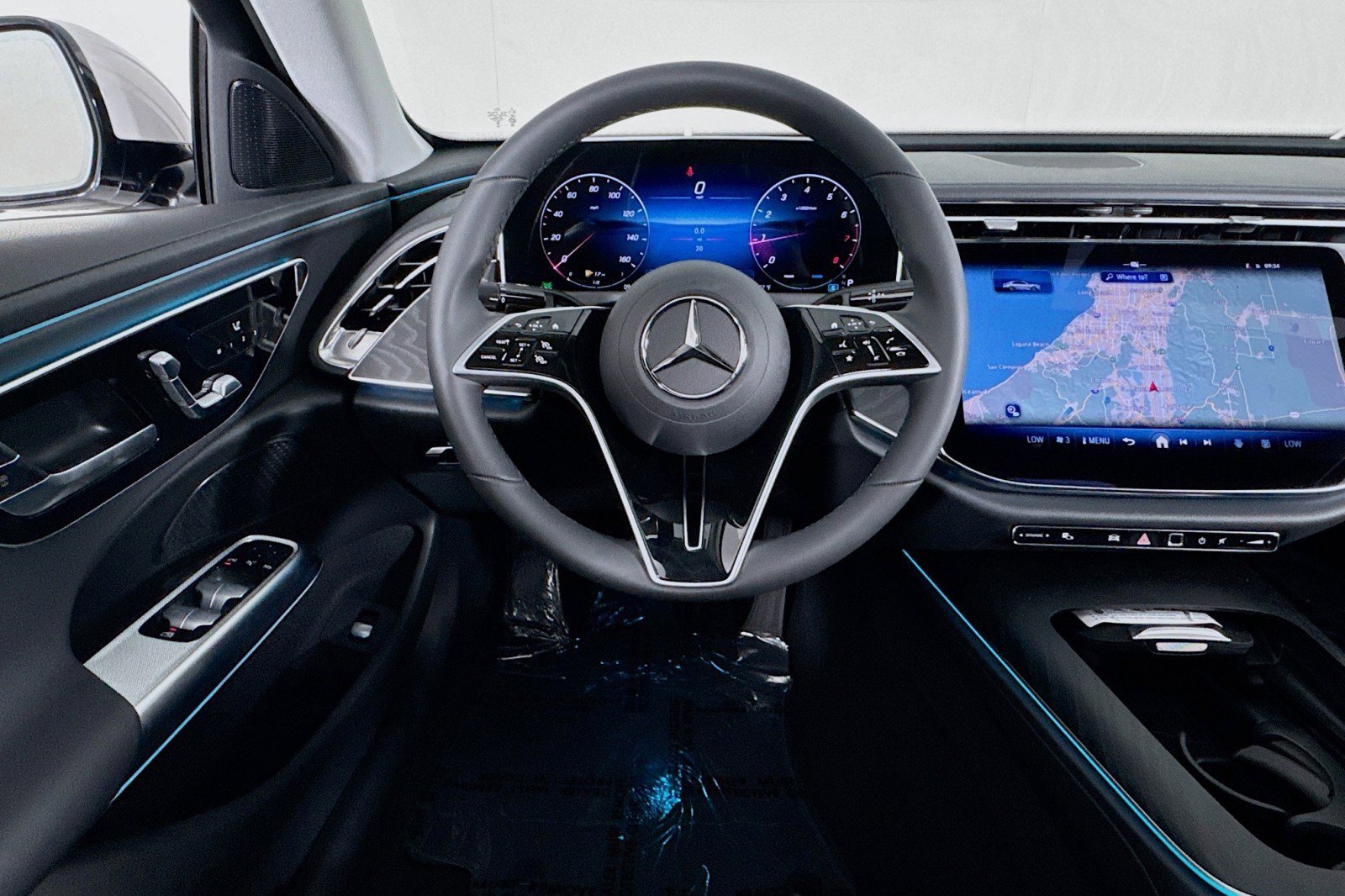 New 2025 Mercedes-Benz E 350 4MATIC Sedan image 4