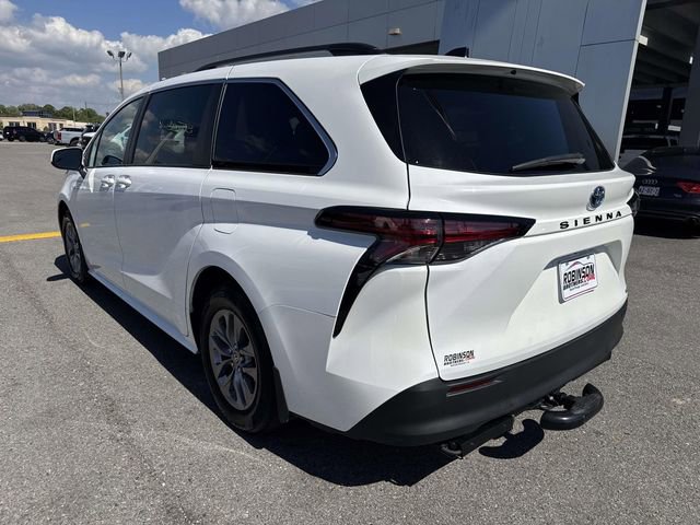 Used 2022 Toyota Sienna LE image 7
