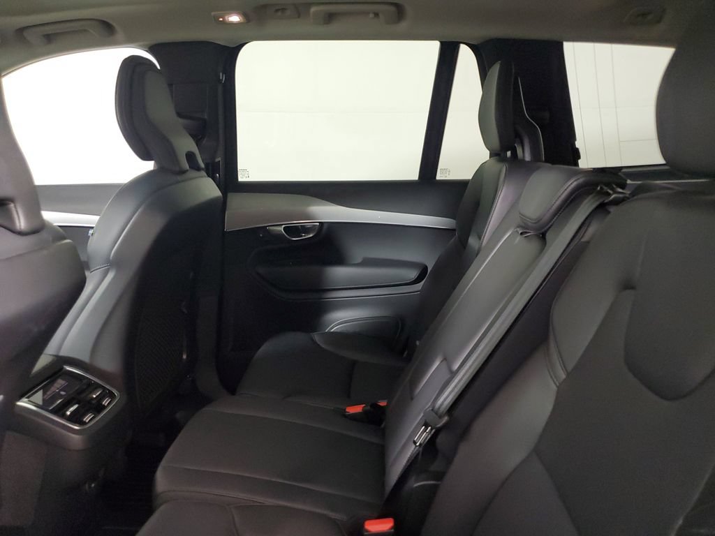 Used 2025 Volvo XC90 B5 Core AWD/4WD image 13