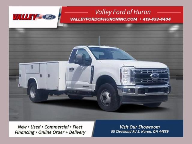 New 2025 Ford F350 XL w/ XL Chrome Package