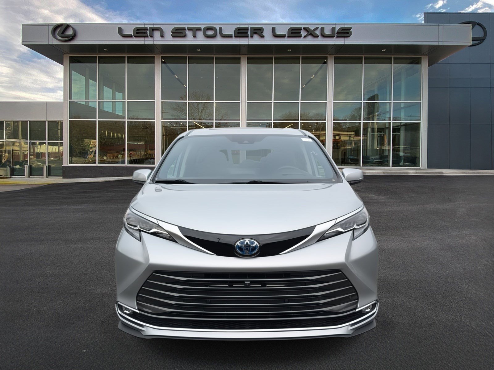 Used 2024 Toyota Sienna Platinum image 8