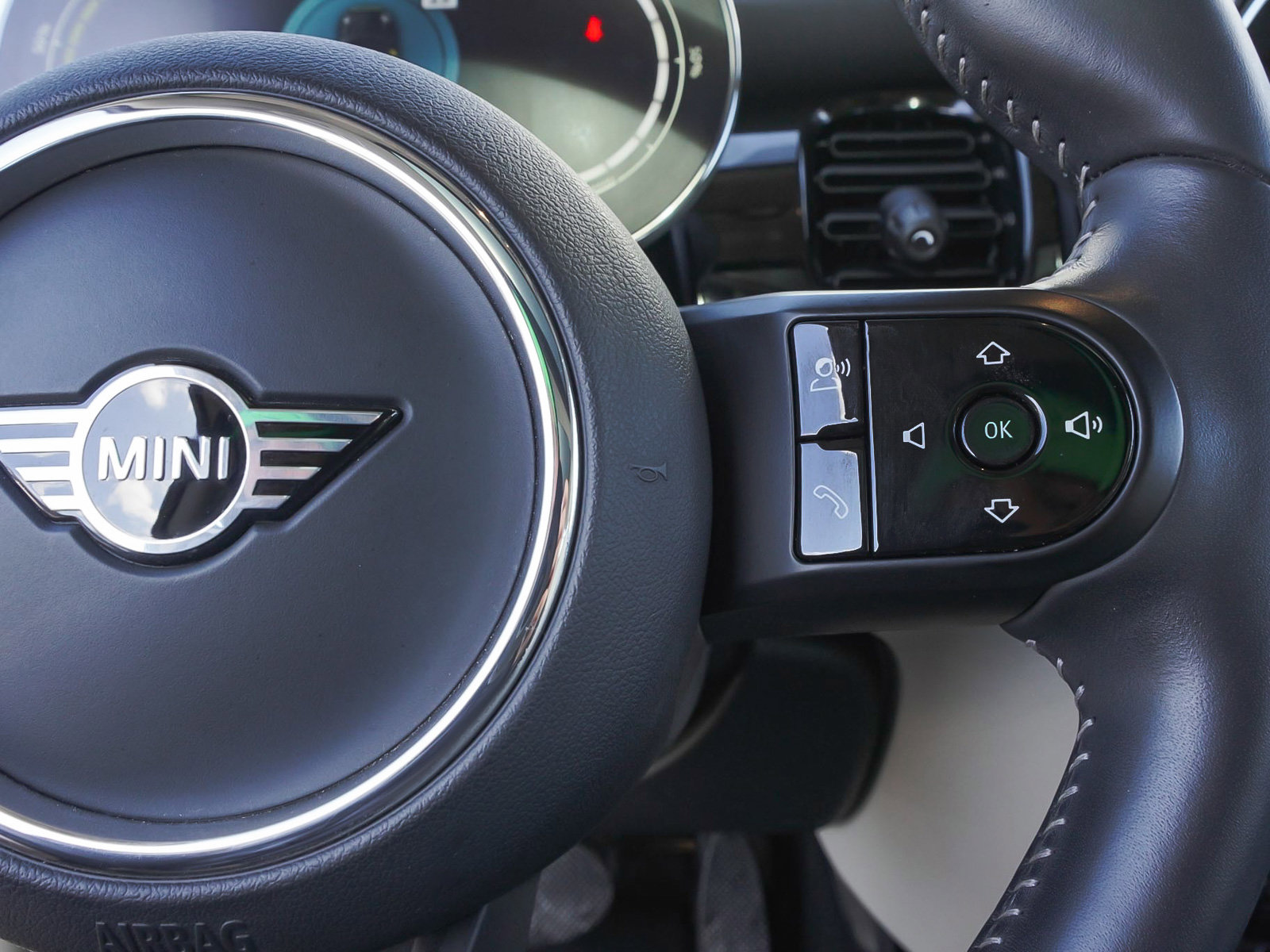 Used 2023 MINI Cooper SE image 19