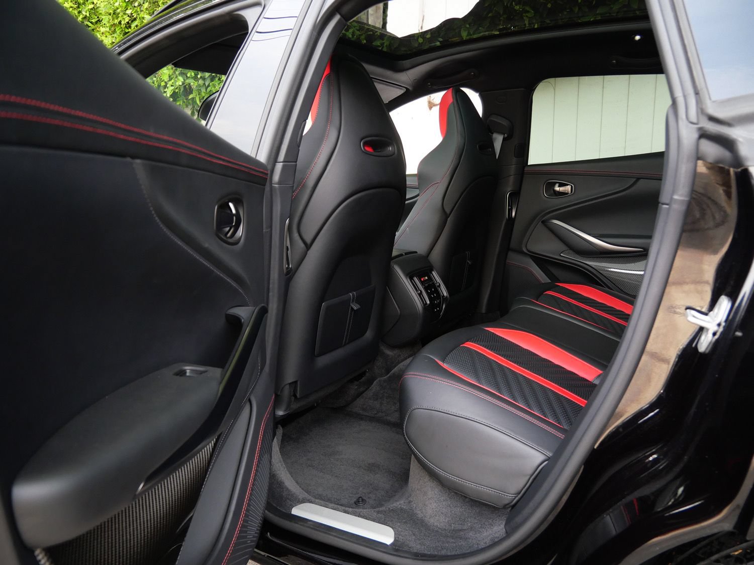 Used 2024 Aston Martin DBX 707 AWD/4WD image 18