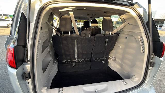 Used 2023 Chrysler Voyager LX FWD image 13
