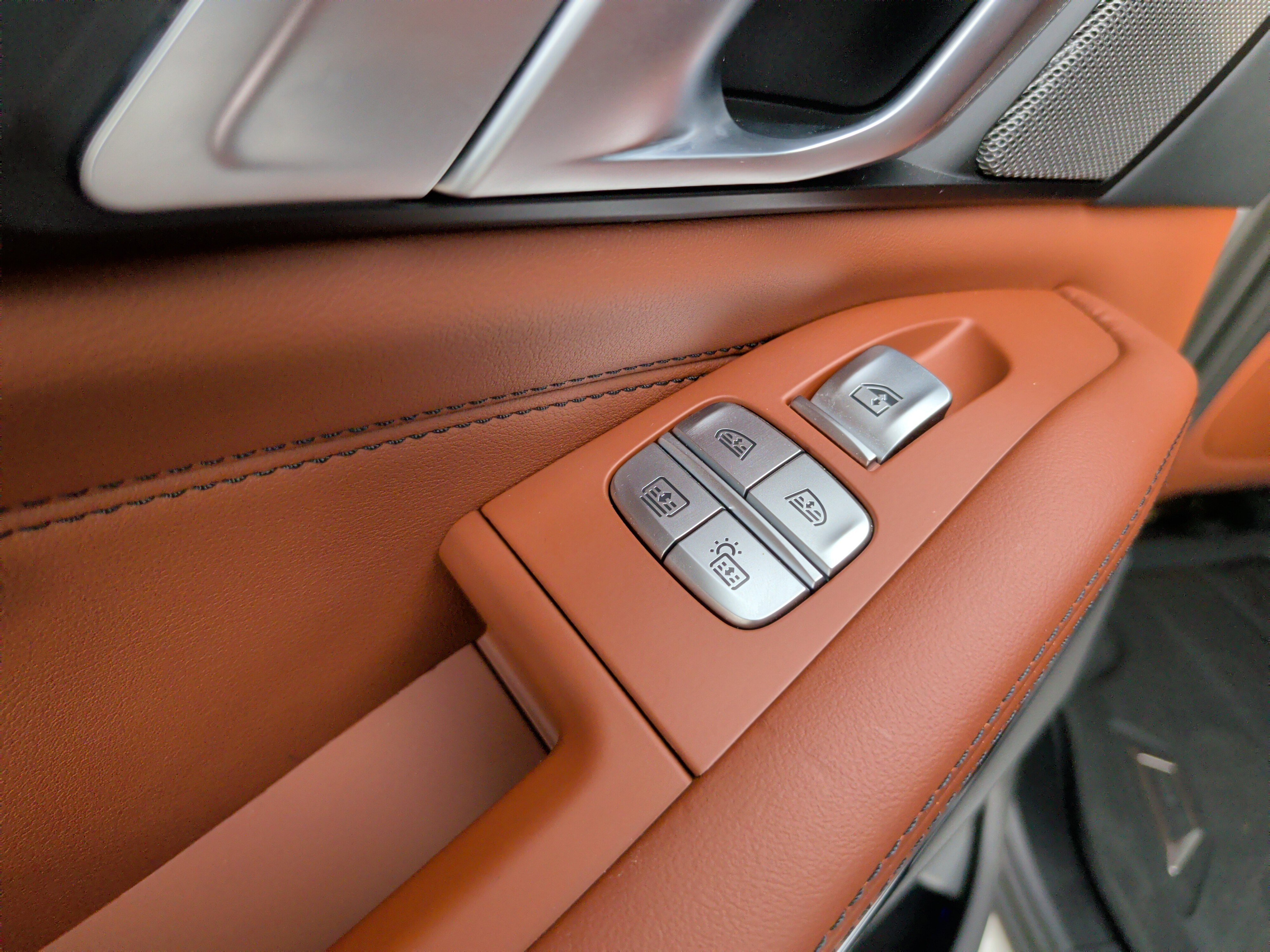 Certified 2024 BMW X7 xDrive40i w/ M Sport Package image 43