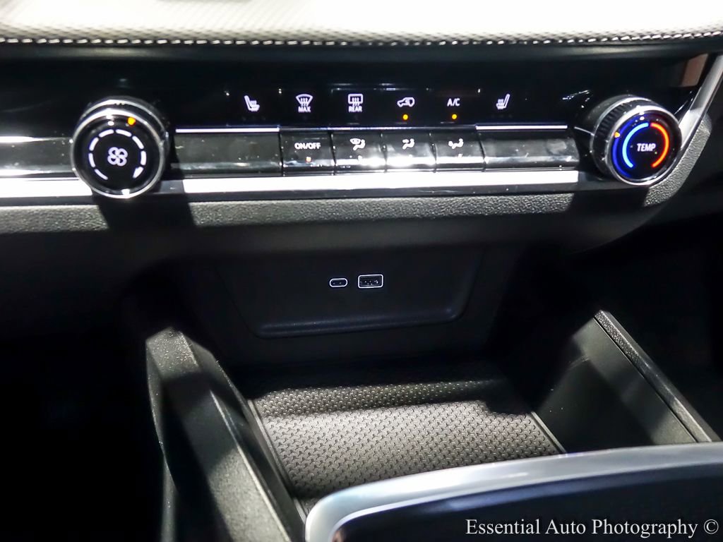 New 2026 Chevrolet Equinox LT w/ Safety and Technology Package FWD image 21