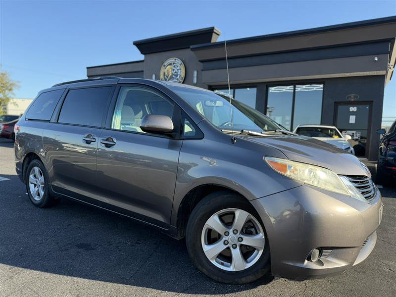 Used 2014 Toyota Sienna LE FWD image 6