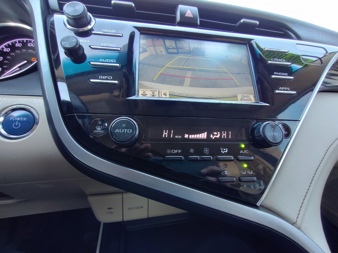 Used 2018 Toyota Camry XLE image 20