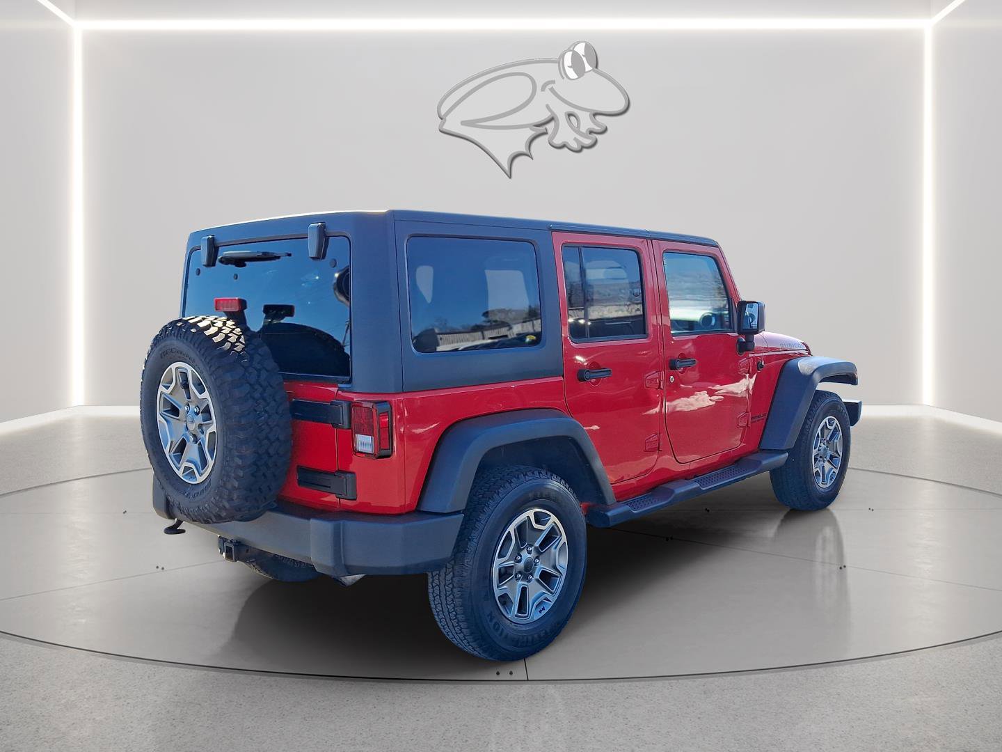 Used 2015 Jeep Wrangler Unlimited Rubicon w/ Connectivity Group image 4