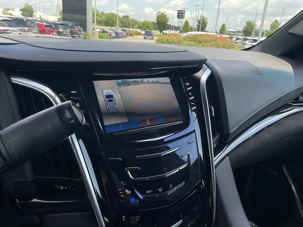 Used 2020 Cadillac Escalade Platinum AWD/4WD image 17