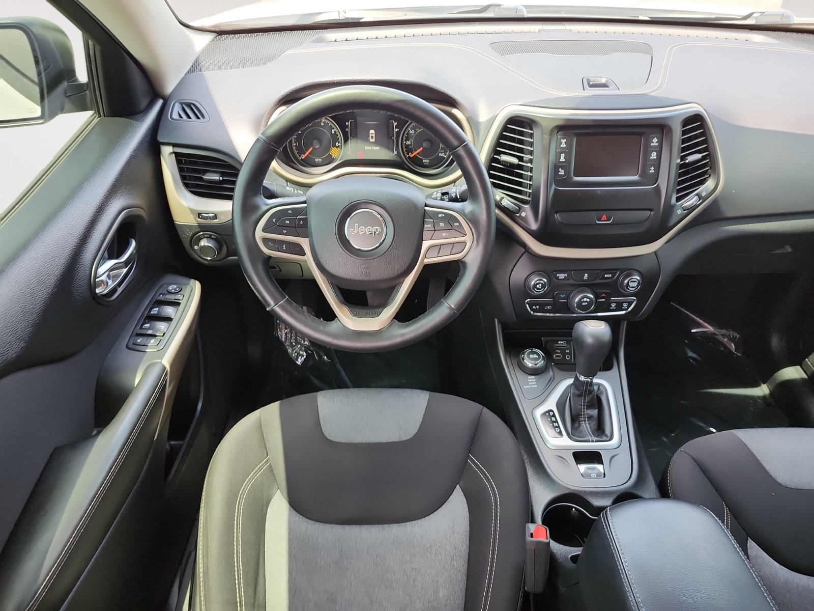 Used 2018 Jeep Cherokee Sport AWD/4WD image 14